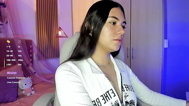 mia nevaeh online show from February 2026 08:21:01 PM