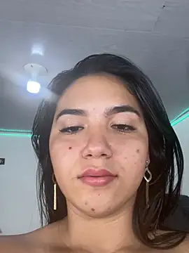 Snapshot of AnnaRosse1 chatting on January 2025 01:33:01 AM AnnaRosse1 online show from January 2025 01:33:01 AM