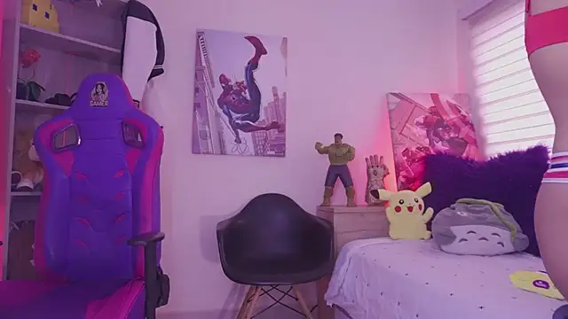 madelyn rose  online show from April 2026 06:03:01 PM