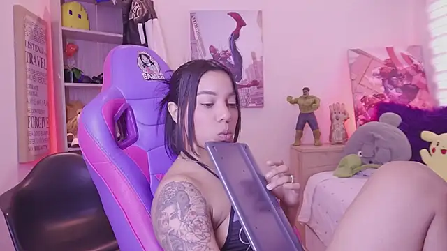 madelyn rose  online show from April 2026 07:58:02 PM