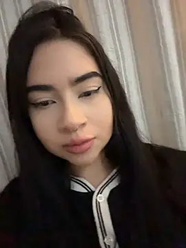 Snapshot of corallwells chatting on April 2026 03:17:01 AM corallwells online show from April 2026 03:17:01 AM