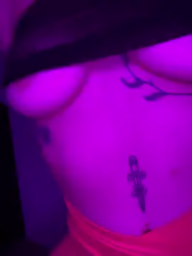 Snapshot of xmoira3x chatting on March 2025 10:42:01 PM xmoira3x online show from March 2025 10:42:01 PM