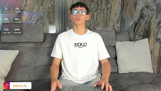 Daviid laidd online show from November 2025 09:04:01 PM