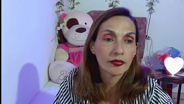 italagomez  online show from November 2025 11:59:02 PM