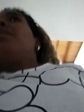 ELLA KELLY online show from October 2025 11:33:01 AM