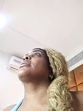 ELLA KELLY online show from December 2025 12:00:02 PM