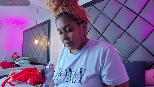 ELLA KELLY online show from April 2026 12:16:02 PM