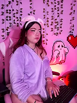 Erza escarleth online show from February 2025 03:56:02 AM