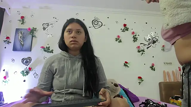 Snapshot of 1lovelygirls chatting on December 2024 12:06:01 PM 1lovelygirls online show from December 2024 12:06:01 PM