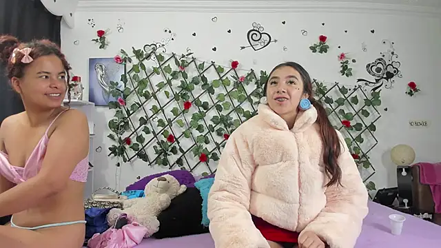 Snapshot of 1lovelygirls chatting on January 2025 11:33:01 AM 1lovelygirls online show from January 2025 11:33:01 AM