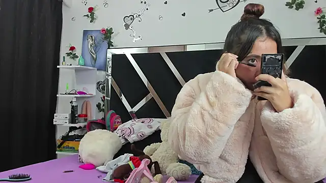 Snapshot of 1lovelygirls chatting on January 2025 12:17:01 PM 1lovelygirls online show from January 2025 12:17:01 PM