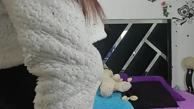 Snapshot of 1lovelygirls chatting on January 2025 11:48:02 AM 1lovelygirls online show from January 2025 11:48:02 AM