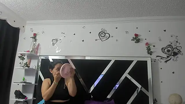 Snapshot of 1lovelygirls chatting on March 2025 12:02:02 PM 1lovelygirls online show from March 2025 12:02:02 PM