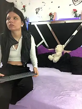 Snapshot of 1lovelygirls chatting on October 2025 12:03:01 PM 1lovelygirls online show from October 2025 12:03:01 PM