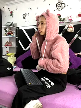 Snapshot of 1lovelygirls chatting on October 2025 12:02:01 PM 1lovelygirls online show from October 2025 12:02:01 PM