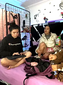 1lovelygirls online show from November 2025 12:15:02 PM