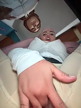 lalilamassu1 online show from April 2026 07:58:01 PM