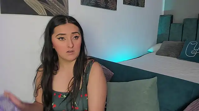 Kathia Morelli online show from October 2025 12:17:01 PM