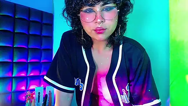 kuromi69 online show from February 2025 04:27:01 AM