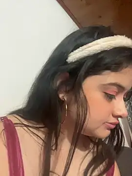 Stephania 18 online show from October 2025 11:44:02 PM