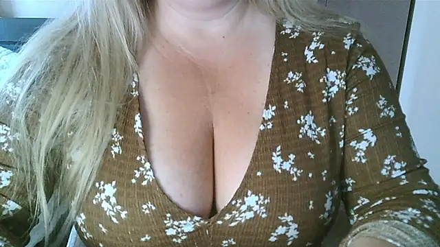 Snapshot of yourmarisexy chatting on July 2026 10:07:01 AM yourmarisexy online show from July 2026 10:07:01 AM