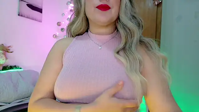 GatitaXD27 online show from December 2024 10:45:02 AM