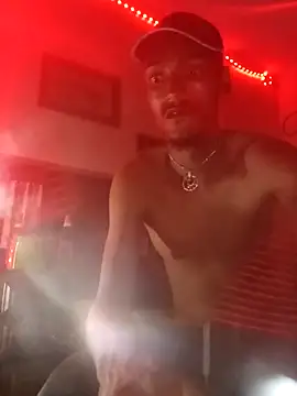 Snapshot of ZaddyBigDee chatting on February 2026 12:22:02 AM ZaddyBigDee online show from February 2026 12:22:02 AM