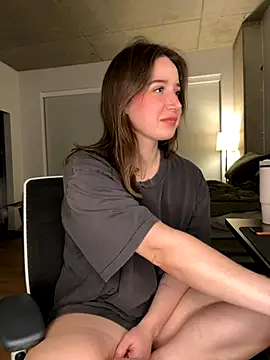 nerdynina online show from November 2025 03:28:01 AM