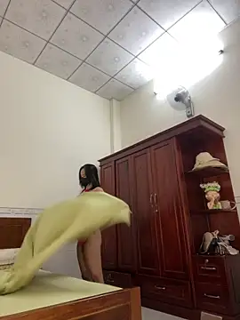    Erin    online show from April 2026 02:12:02 AM