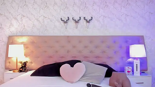 SofieReyes online show from March 2025 04:19:02 PM