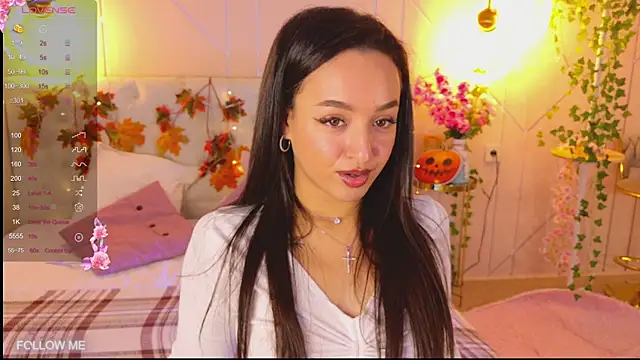 Lolly Neal online show from November 2025 04:58:02 AM