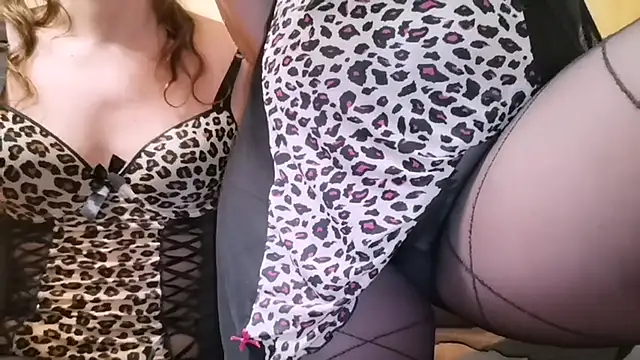 Snapshot of LadyAndTransy chatting on October 2025 10:10:01 PM LadyAndTransy online show from October 2025 10:10:01 PM