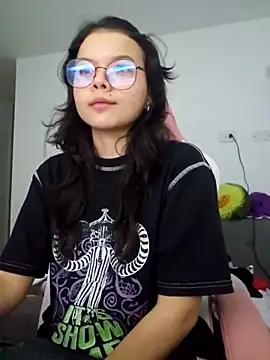 azumiichan online show from April 2026 11:18:01 PM