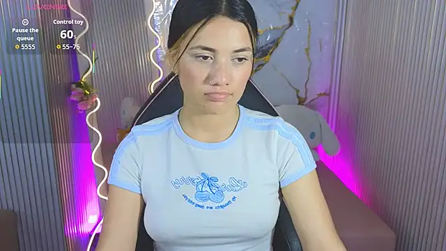 Snapshot of Chiara_tay chatting on April 2026 07:15:01 PM Chiara tay online show from April 2026 07:15:01 PM