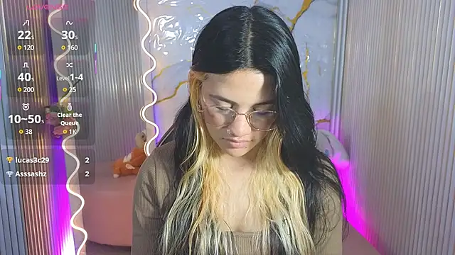 Snapshot of Chiara_tay chatting on April 2026 07:16:02 PM Chiara tay online show from April 2026 07:16:02 PM