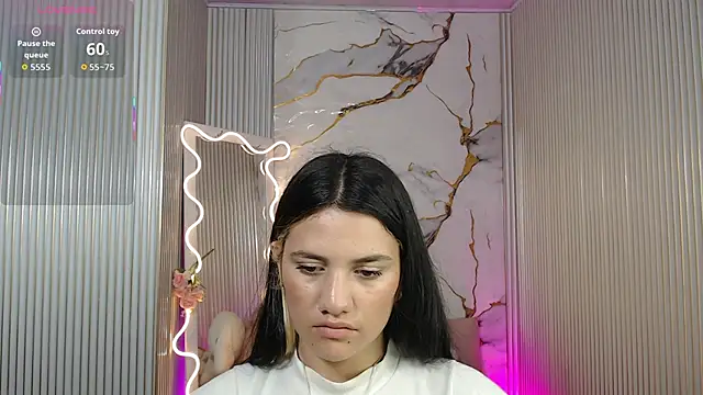 Snapshot of Chiara_tay chatting on May 2026 07:11:01 PM Chiara tay online show from May 2026 07:11:01 PM