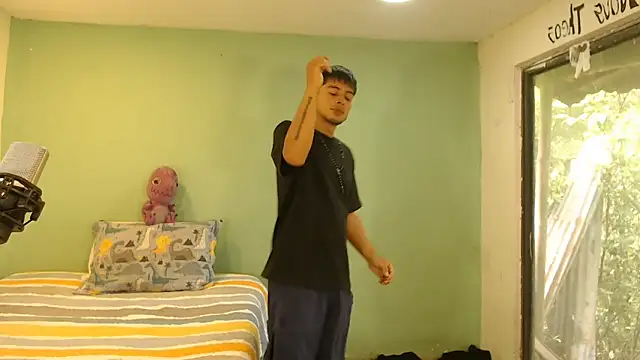 Snapshot of danielitopapuu chatting on May 2026 02:35:02 PM danielitopapuu online show from May 2026 02:35:02 PM