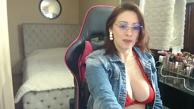 Carol Scottt online show from April 2026 11:37:02 PM