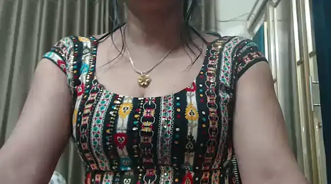 Snapshot of desi-maisa130 chatting on January 2025 05:15:01 PM desi-maisa130 online show from January 2025 05:15:01 PM