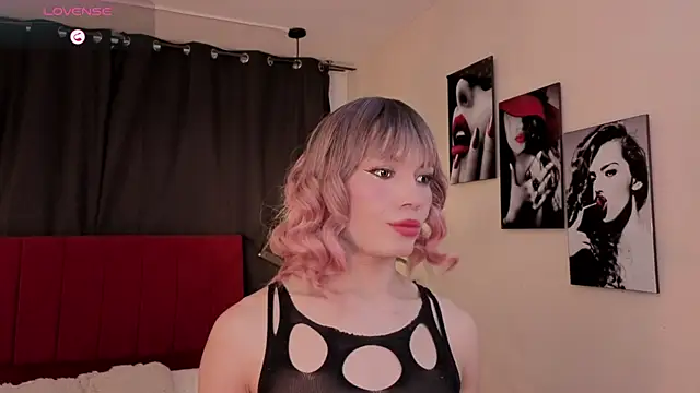 Megan Do Santos online show from October 2025 08:53:02 PM
