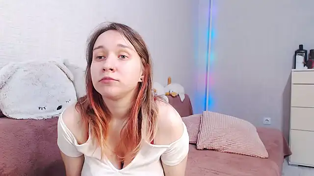 lovely hayley online show from June 2026 08:22:02 PM
