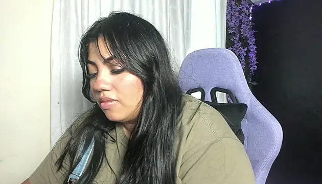 Snapshot of AvrilRizoX chatting on April 2026 07:30:02 PM AvrilRizoX online show from April 2026 07:30:02 PM