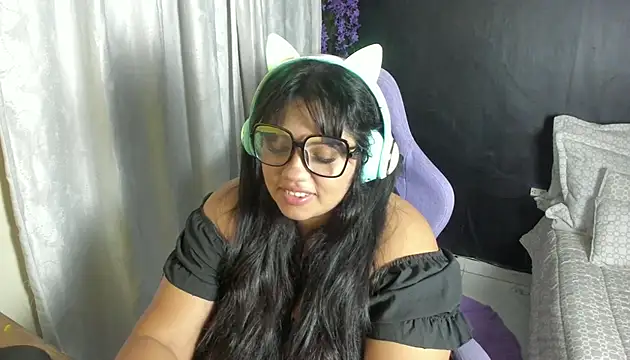 Snapshot of AvrilRizoX chatting on May 2026 06:21:02 AM AvrilRizoX online show from May 2026 06:21:02 AM