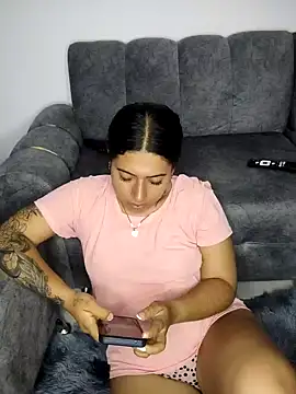 Snapshot of caro_sweett chatting on December 2024 04:06:01 PM caro sweett online show from December 2024 04:06:01 PM