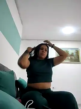 Snapshot of caro_sweett chatting on January 2025 05:49:01 PM caro sweett online show from January 2025 05:49:01 PM