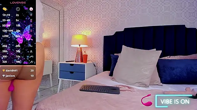 Luna18Pink online show from February 2025 06:02:02 PM