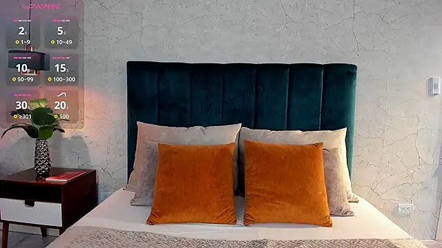 Luna18Pink online show from September 2025 01:11:02 PM