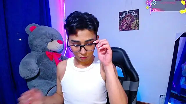 OwenBluee online show from June 2026 10:19:01 AM
