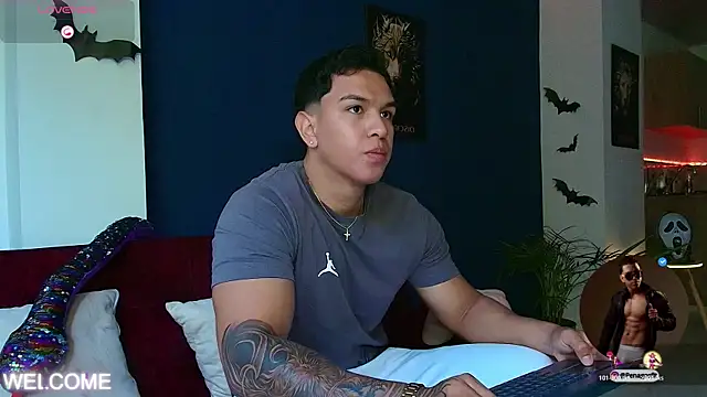 Taylor John online show from October 2025 02:07:01 PM