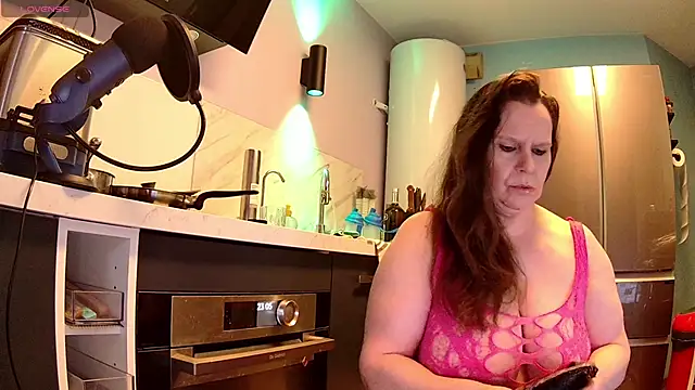 Endrocleia online show from February 2025 10:07:02 PM